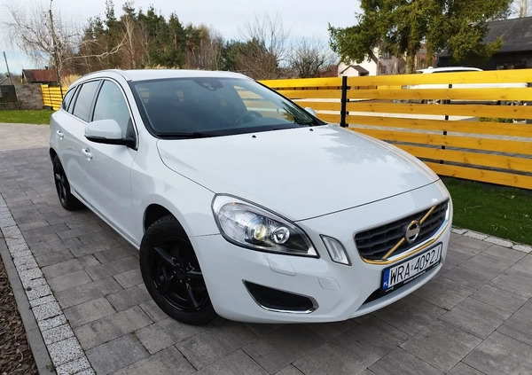 Volvo V60 cena 39800 przebieg: 240000, rok produkcji 2013 z Pionki małe 232